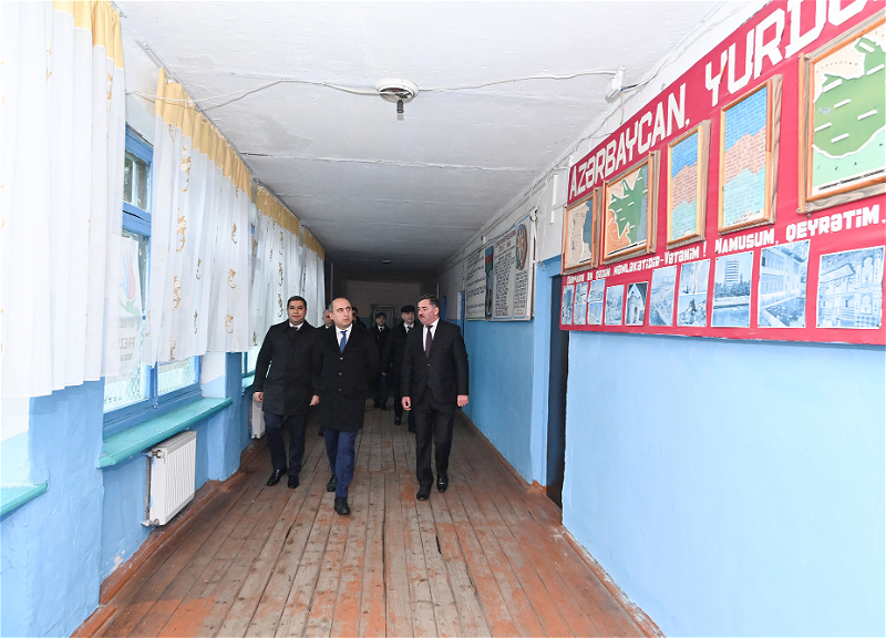 Министр науки и образования осмотрел школу в Гейчае, нуждающуюся в ремонте - ФОТО