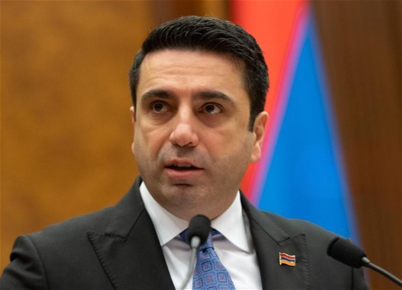 Автомобиль семьи спикера парламента Армении попал в ДТП