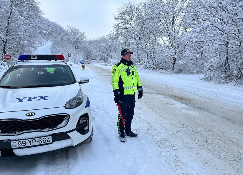 Дорожная полиция в связи с погодой призывает водителей быть осторожными на дорогах