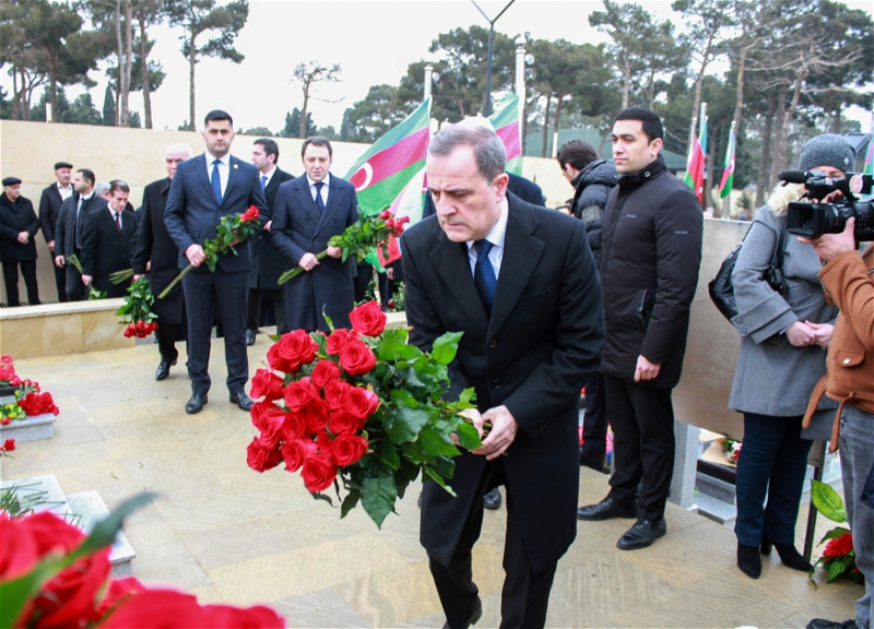 Джейхун Байрамов посетил могилу шехида Орхана Аскерова, погибшего в Иране - ФОТО - ВИДЕО