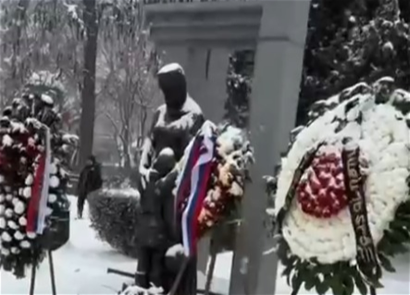 В Иреване осквернили памятник, посвященный детям блокадного Ленинграда - ВИДЕО