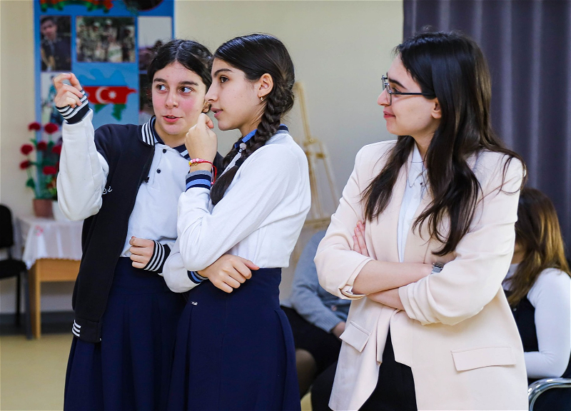 Впервые в школах Азербайджана запущена программа «Школьный волонтер»
