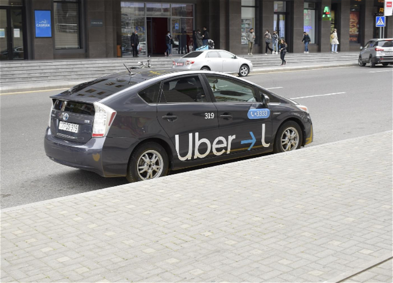 Uber ввел сервисный сбор для пассажиров
