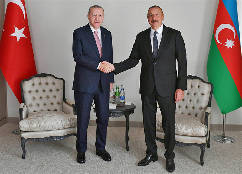 Президент Азербайджана выразил соболезнования турецкому коллеге в связи с годовщиной землетрясения в Турции