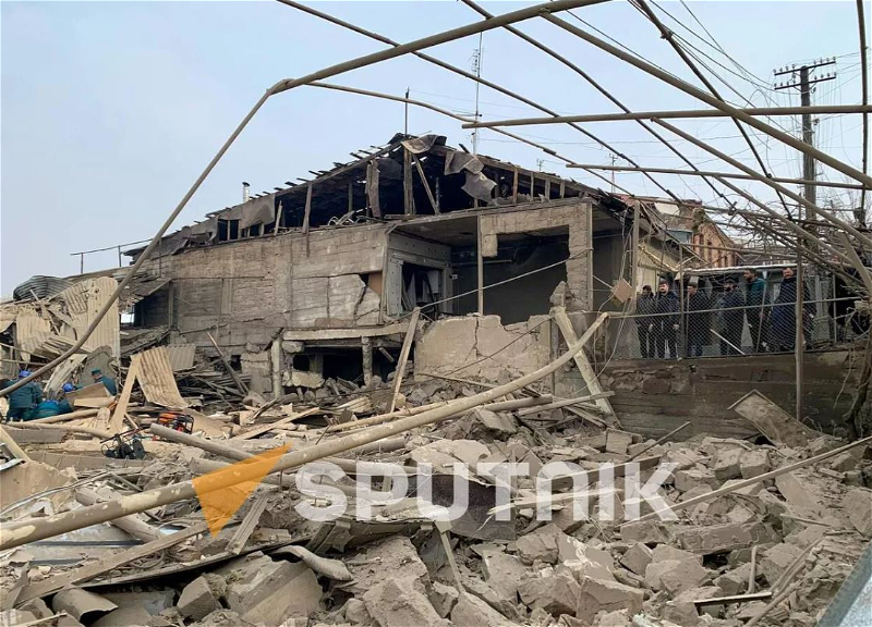 В одном из районов Иревана прогремел взрыв, под завалами могут быть люди