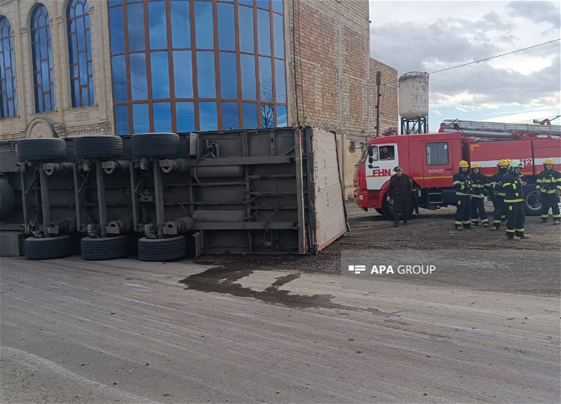 Tovuzda TIR aşıb, yanğın olub - FOTO