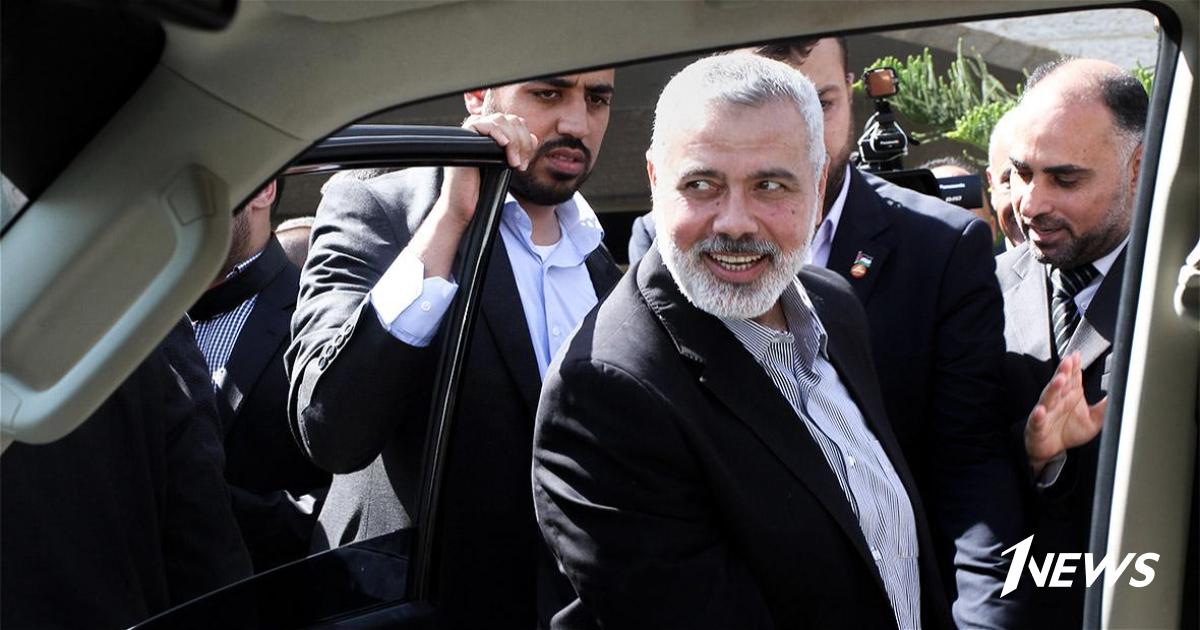 Спас жизнь сестре. Мальчик спас сестру от собаки. Кирилл сидорюк лнр. Ханна с семьей чебоксары. Спасительные объятия близнецов.