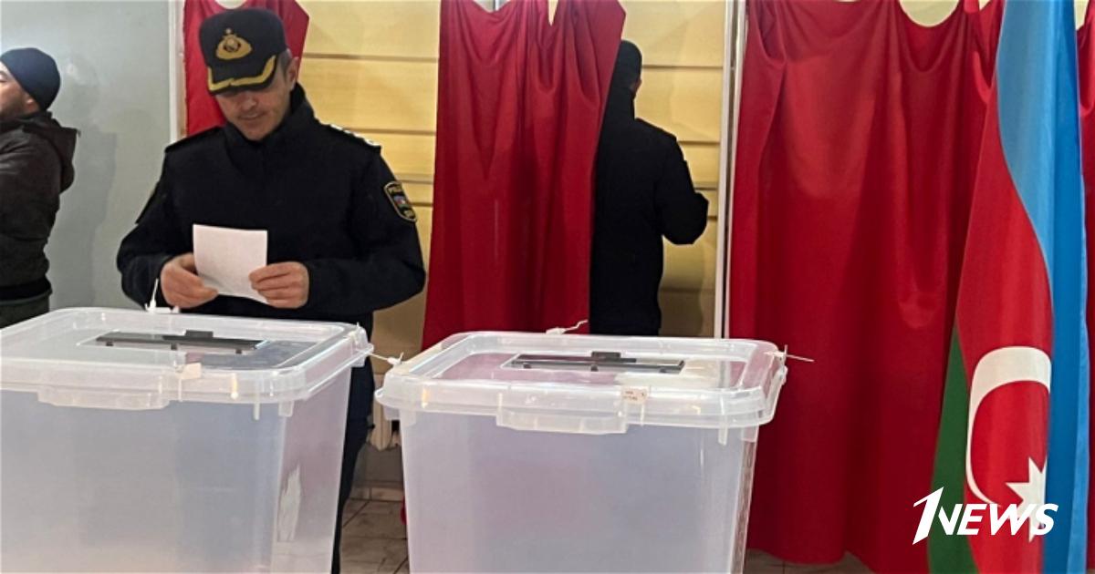 Памятка наблюдателю. Наблюдатель на выборах обязанности. Памятка председателю участковой избирательной комиссии. Памятка члена участковой избирательной комиссии. Наблюдатели в помещении для голосования.