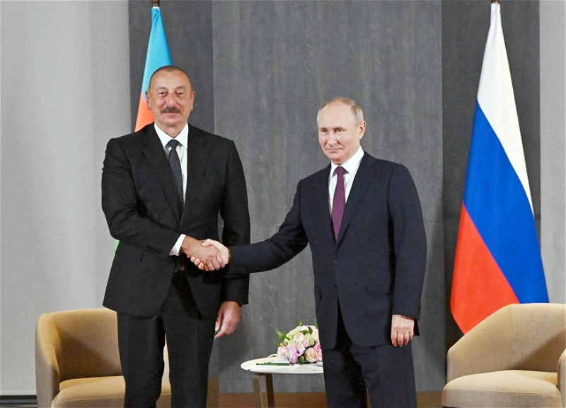 Владимир Путин поздравил Ильхама Алиева с победой на президентских выборах