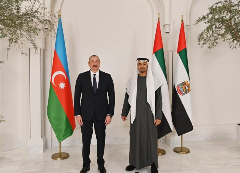 Президент ОАЭ поздравил Ильхама Алиева с победой на президентских выборах