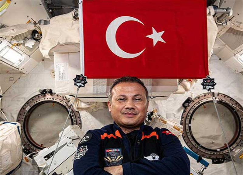 Первый космонавт Турции вернулся на Землю - ВИДЕО