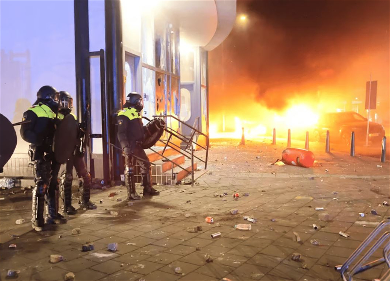 В Гааге произошли беспорядки, полиция применила слезоточивый газ