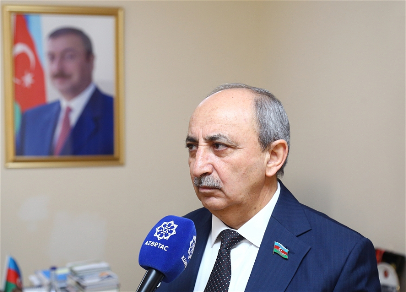 Председатель: Мы приступим к составлению списка наших соотечественников, депортированных из Западного Азербайджана в 1948-1953 годах