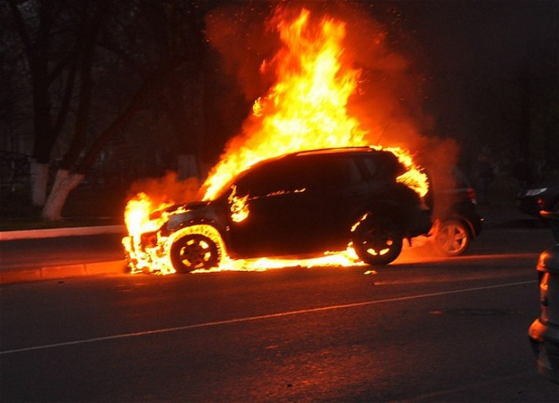 В Лянкяране сгорел автомобиль