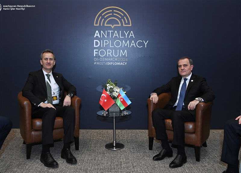Глава МИД АР встретился с президентом турецкого Агентства оборонной промышленности - ФОТО