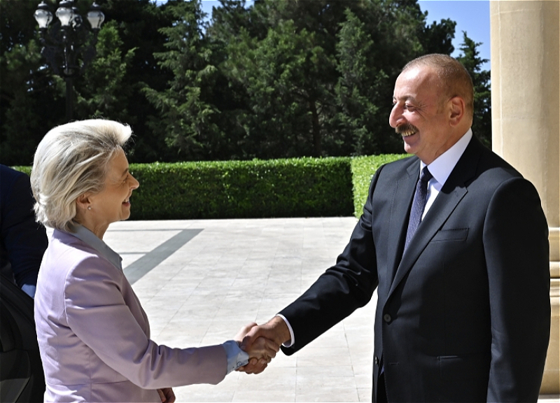 Президент Европейской комиссии поздравила Президента Ильхама Алиева