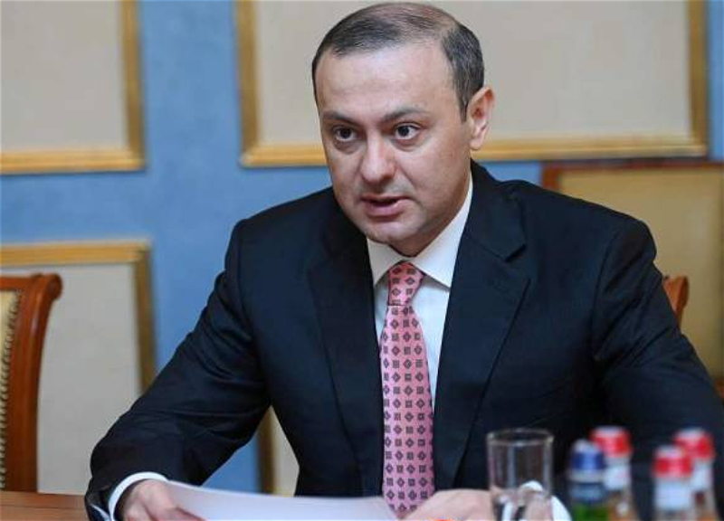 Секретарь Совбеза Армении проведет закрытую встречу с членами команды Пашиняна