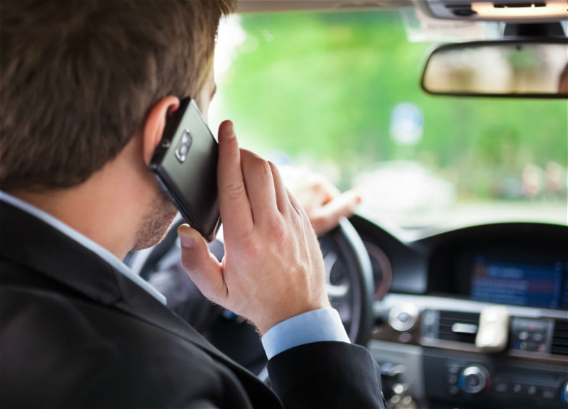 МВД АР: Одна из причин ДТП - использование мобильного телефона за рулем - ВИДЕО
