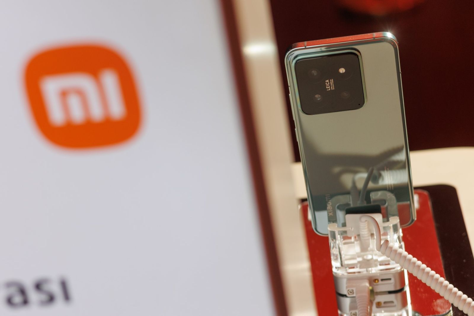 В Азербайджане стартовали продажи нового смартфона Xiaomi 14: Первые  покупатели могут приобрести его со скидкой – ФОТО | 1news.az | Новости