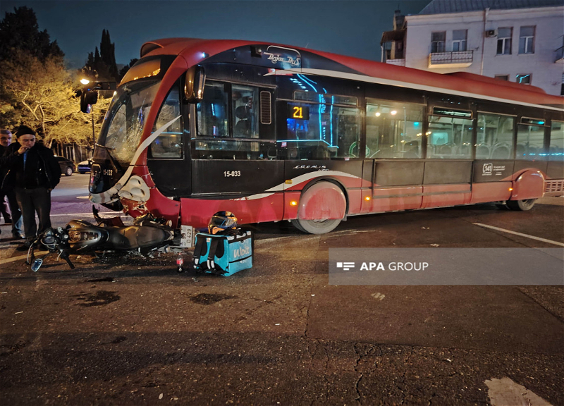 Автобус Baku Bus сбил мотоциклиста - ФОТО