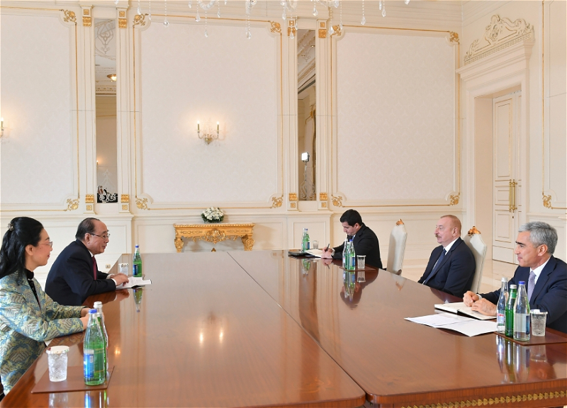 Ильхам Алиев принял спецпредставителя правительства КНР по европейским вопросам - ФОТО
