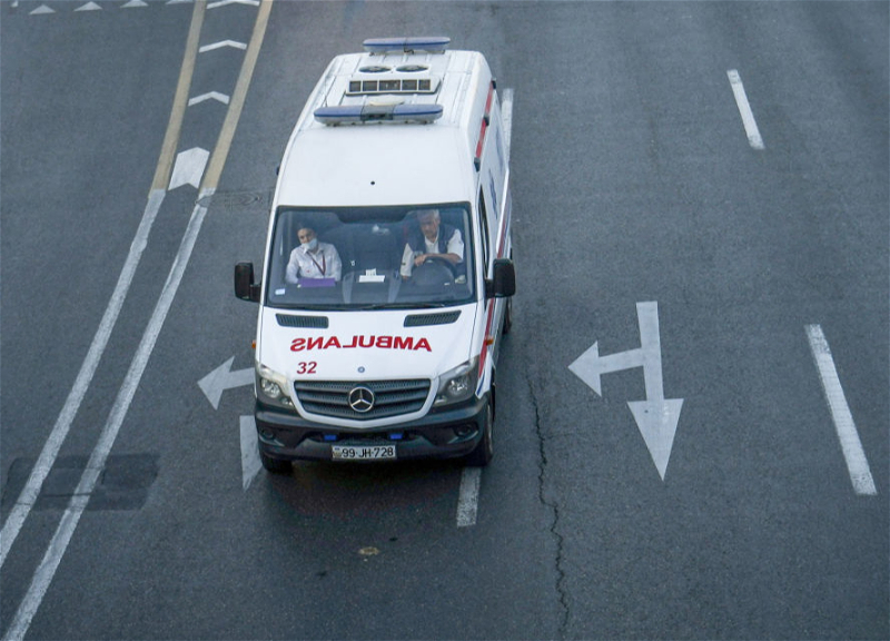 В Баку автомобиль сбил 22-летнего пешехода