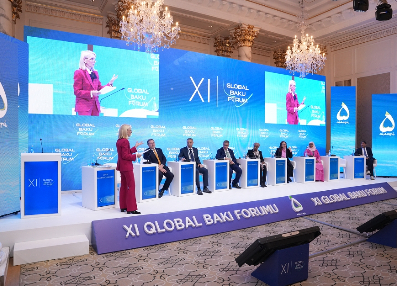 XI Глобальный Бакинский форум продолжает работу панельными сессиями - ФОТО