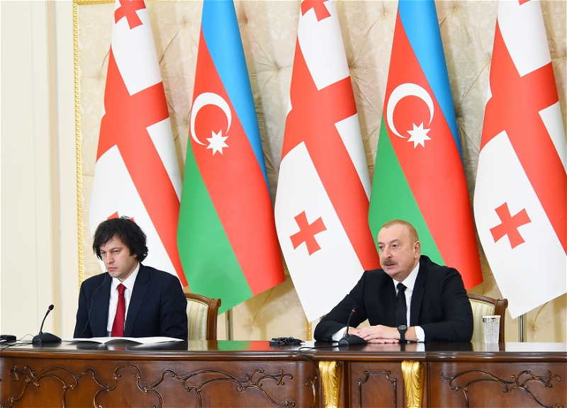 Президент: Функционирование железной дороги Баку-Тбилиси-Карс будет привлекательным для многих стран