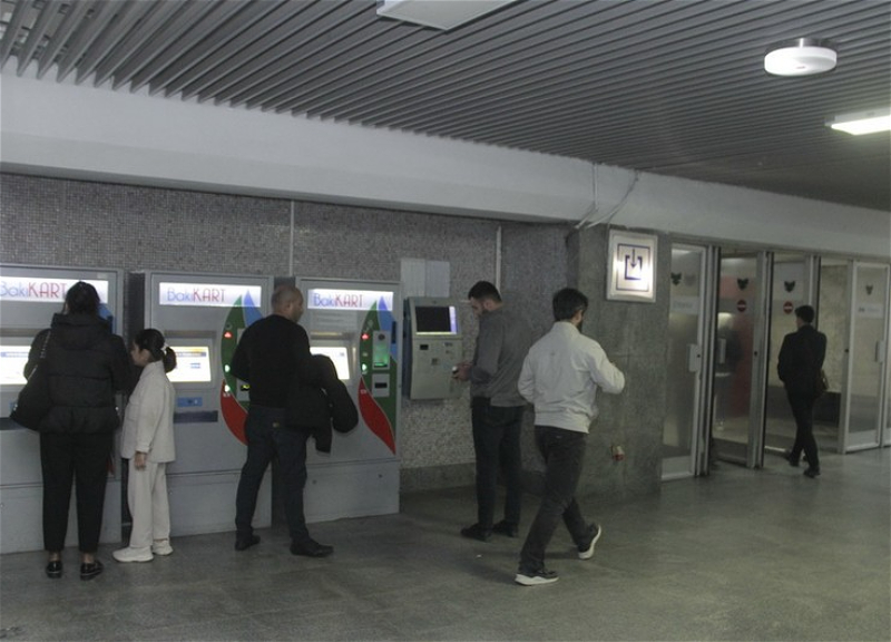 “Koroğlu” metrostansiyasının keçidlərində yükləmə terminalları quraşdırılıb