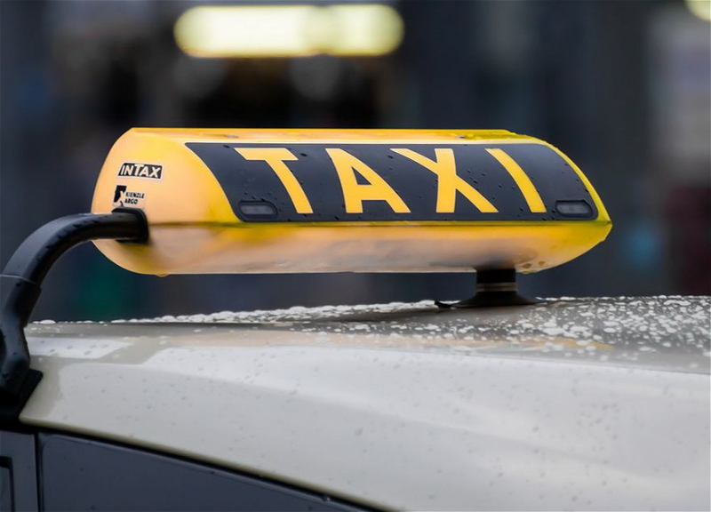 Стал известен размер госпошлины на деятельность такси в Азербайджане