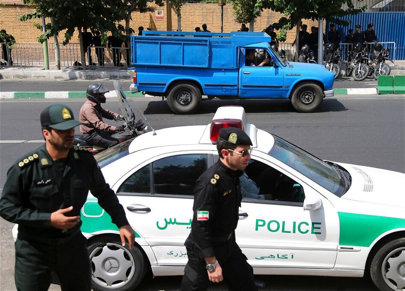 В результате теракта в Иране погибли шесть полицейских