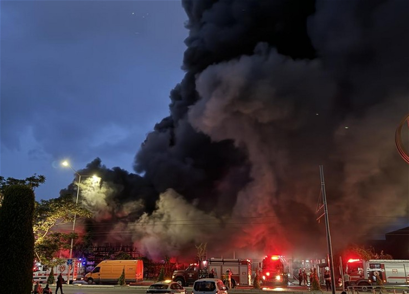 На территории рынка в Хачмазе возник пожар