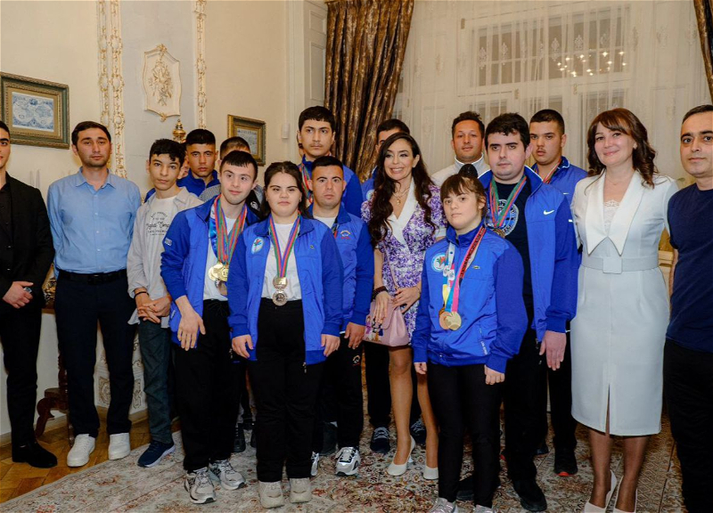 Лейла Алиева встретилась со спортсменами Азербайджанской ассоциации аутизма - ФОТО