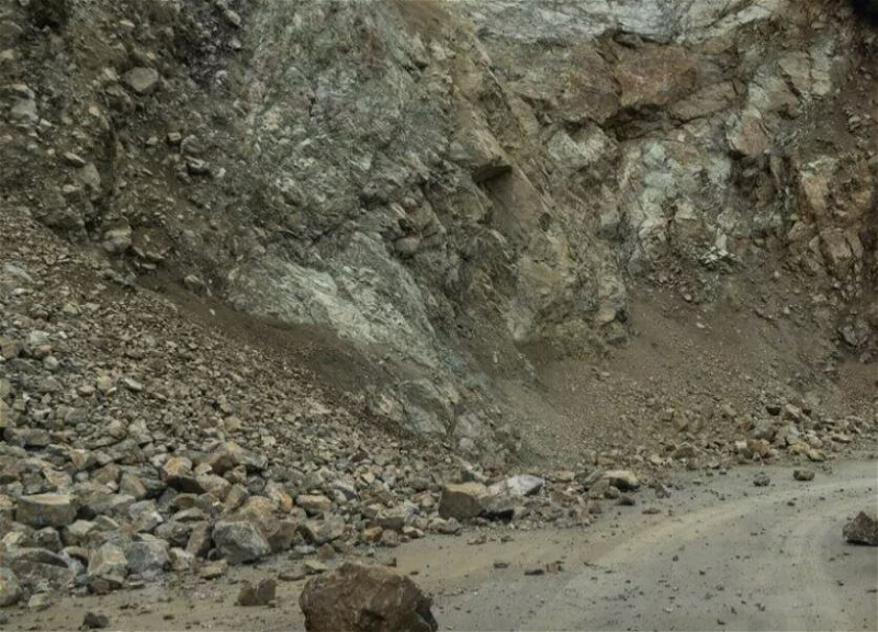 Сход селевых потоков в горах Зангезура: Участок дороги Армения-Иран заблокирован - ВИДЕО