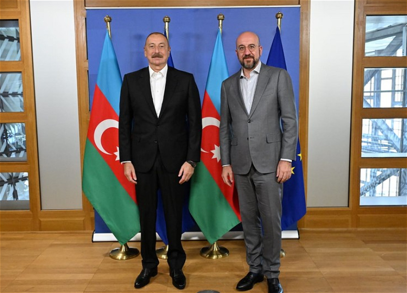 Ильхам Алиев пригласил Шарля Мишеля на СОР29
