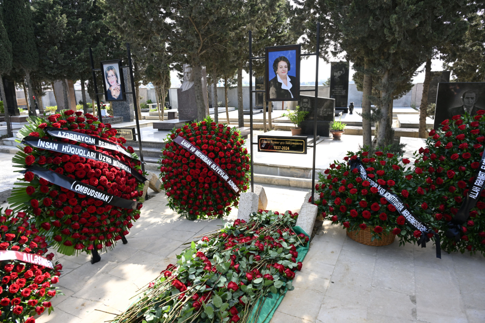 Ильхам Алиев и Мехрибан Алиева отправили венок на церемонию похорон Эльмиры Сулеймановой – ФОТО