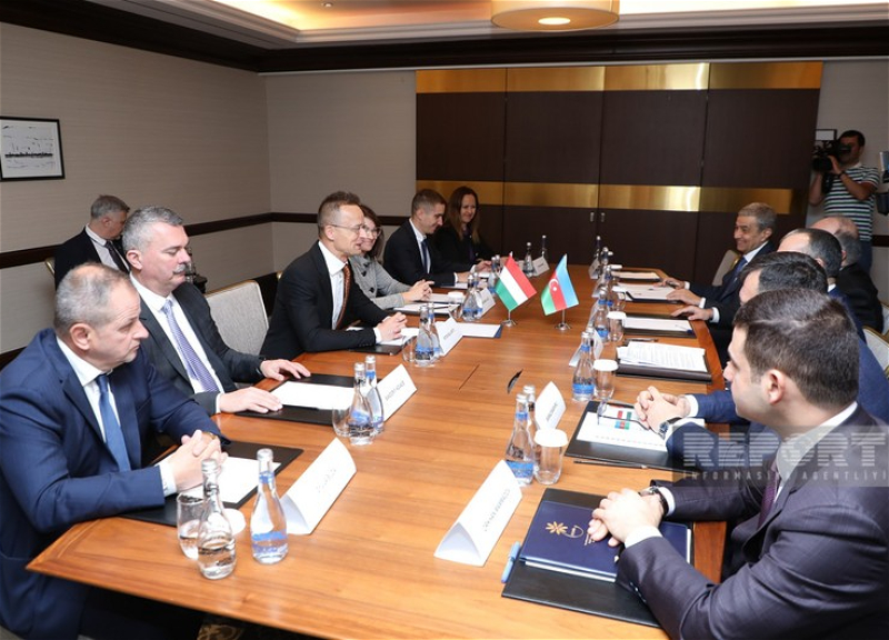 В Баку началось заседание азербайджано-венгерской межправкомиссии