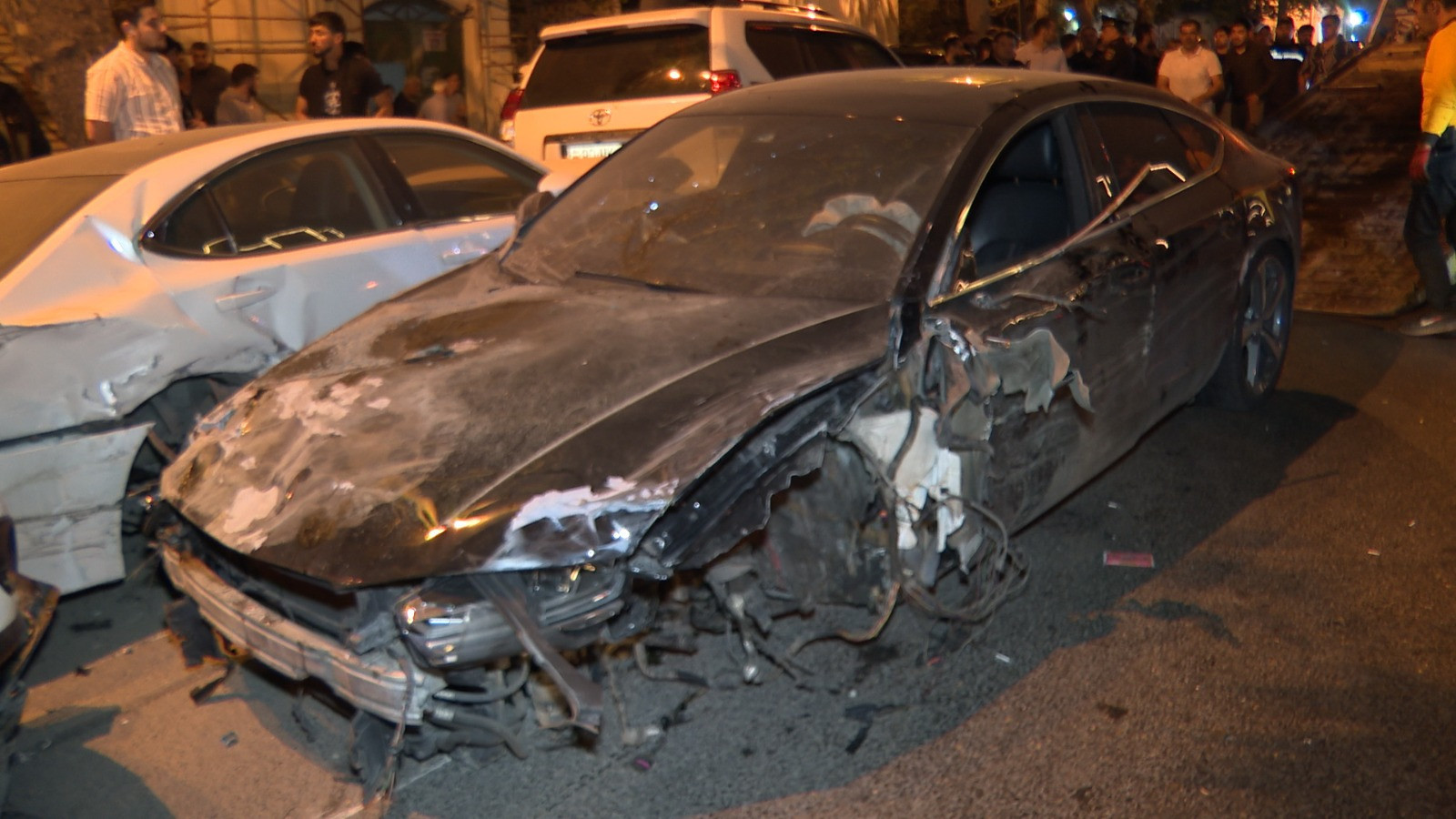 Подробности цепной аварии в центре Баку: Водители устроили гонку – ФОТО – ВИДЕО - ОБНОВЛЕНО