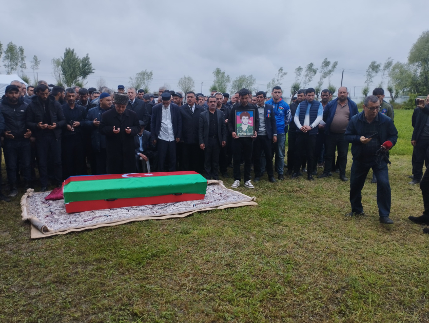 Останки пропавшего 31 год назад Вугара Гасанова, обнаруженные в Эдилли, захоронены в Сабирабаде - ФОТО