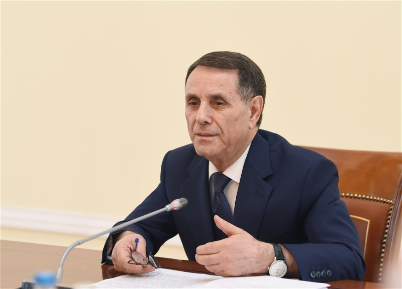 Экс-премьер Азербайджана освобожден от должности в Университете языков