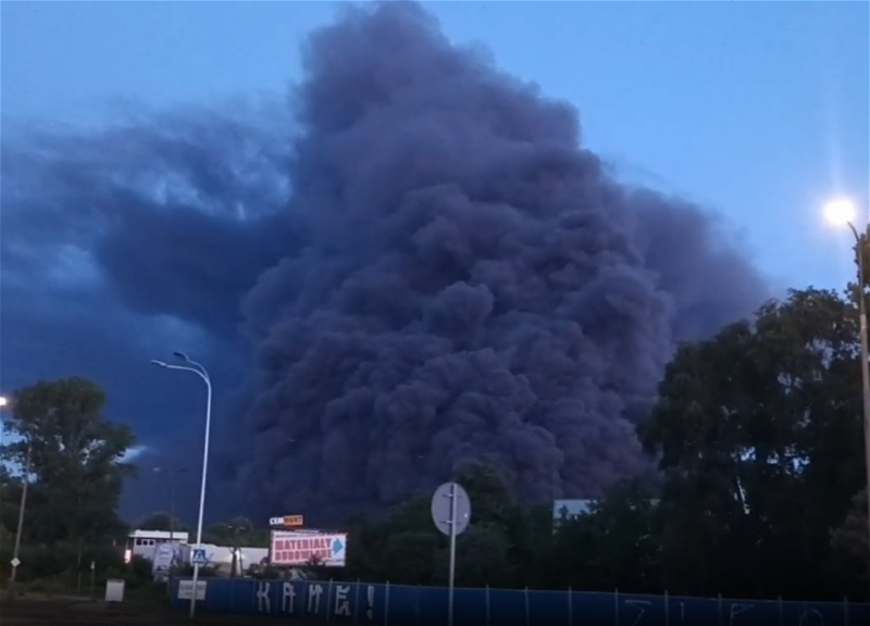 В Варшаве локализовали крупный пожар в ТЦ - ФОТО - ВИДЕО - ОБНОВЛЕНО