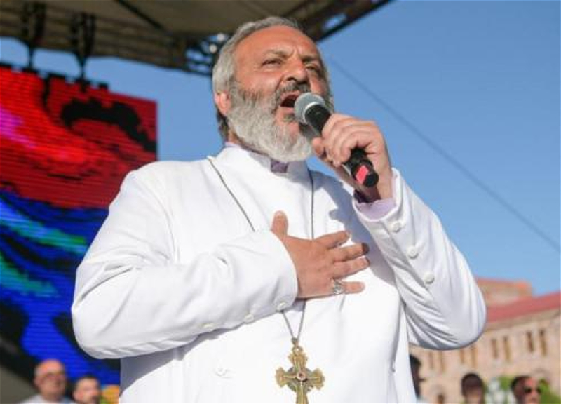 Заправляющий протестами в Армении архиепископ: Инициирован процесс импичмента Пашиняна