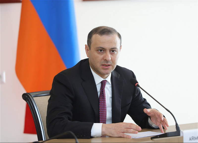 Секретарь Совбеза Армении отправится в Катар