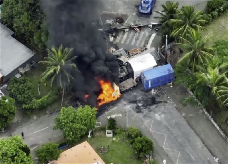 В Новой Каледонии продолжаются столкновения сторонников независимости с французскими силовиками - ВИДЕО