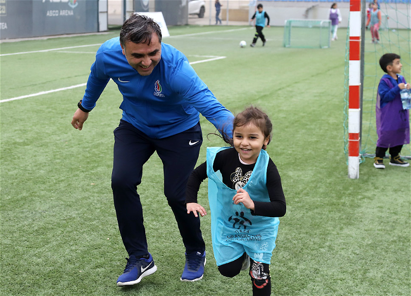 Фаррух Исмаилов: Футбол в Азербайджане - массовый вид спорта, но качество пока не на самом высоком уровне
