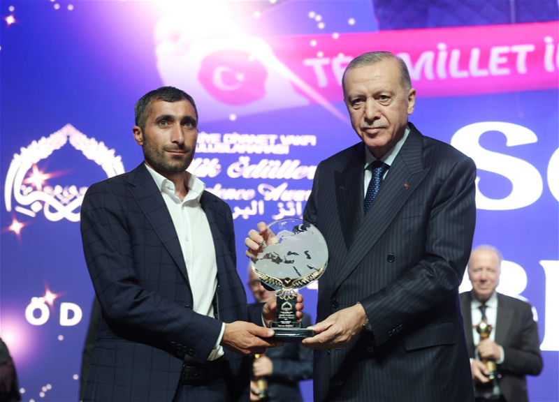 Эрдоган наградил Сарвара Баширли, собиравшего помощь после землетрясения в Турции - ФОТО - ВИДЕО