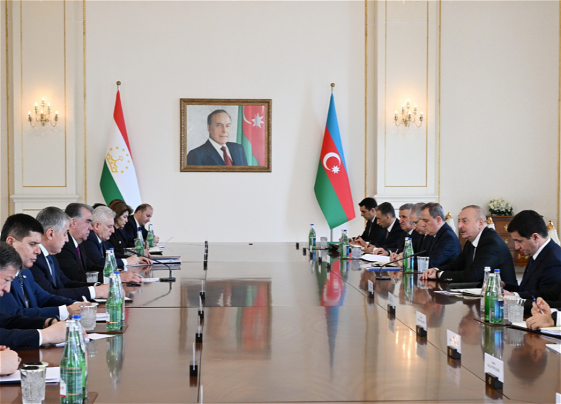 Состоялась встреча президентов Азербайджана и Таджикистана в расширенном составе - ФОТО