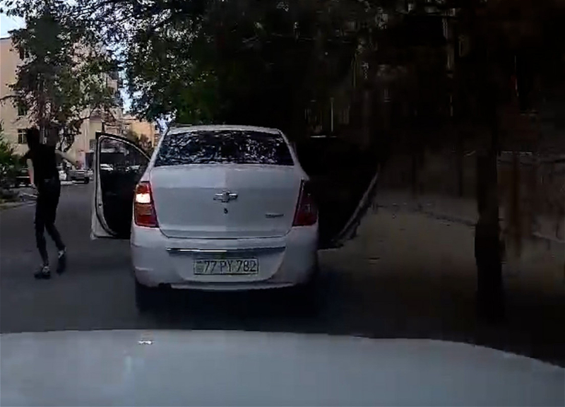 Bakıda avtomobil qaçıranlar saxlanılıb - VİDEO