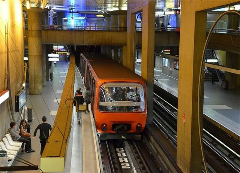Во Франции мужчина напал с ножом на пассажиров метро