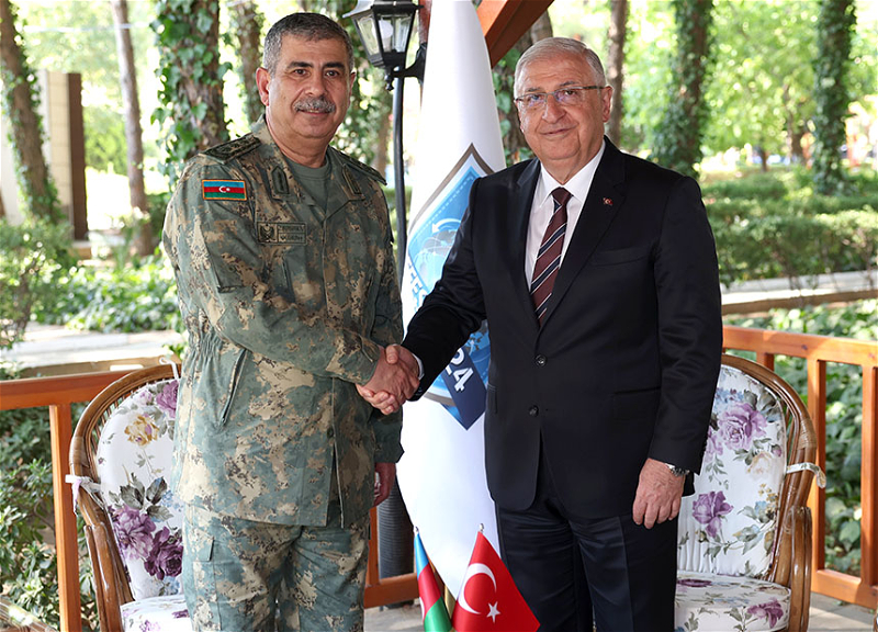 Министр обороны Азербайджана встретился с турецким коллегой - ФОТО